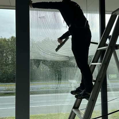 Ramen wassen tijdens oplevering